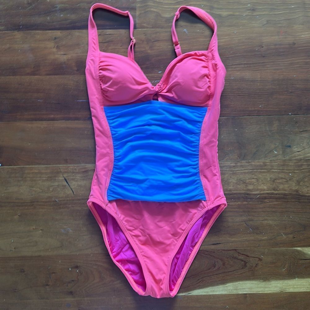 La blanca color block twist one piece swimsuit